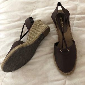 Liz Claiborne wedge espadrilles size 8 never worn
